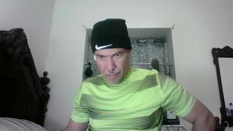 Snapshot of dominicanorico chatting on April 30, 2026, 4:46 pm luis online show from April 30, 2026, 4:46 pm