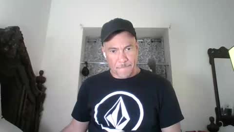 Snapshot of dominicanorico chatting on May 3, 2026, 4:51 am luis online show from May 3, 2026, 4:51 am