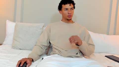 Dominick Star online show from December 12, 2024, 3:43 am