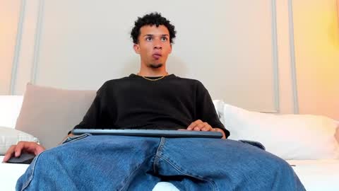 Dominick Star online show from January 6, 2025, 3:42 am