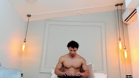 Dominick Star online show from February 4, 2025, 9:17 am