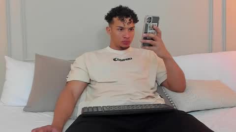 Dominick Star online show from March 2, 2025, 3:24 am