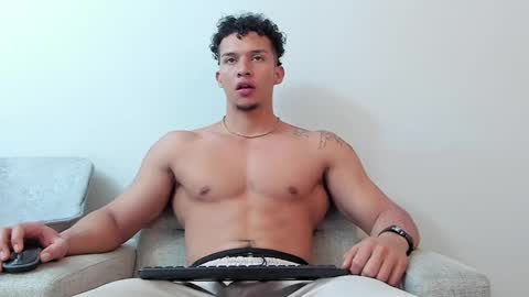 Snapshot of dominick_star chatting on March 7, 2025, 4:24 am Dominick Star online show from March 7, 2025, 4:24 am