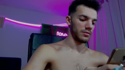 dominicvalente online show from November 19, 2025, 7:36 pm