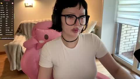 Snapshot of dominiquebreakey chatting on August 1, 2026, 5:29 am Cati online show from August 1, 2026, 5:29 am