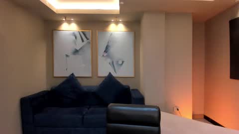 Snapshot of dominiquevega_ chatting on March 8, 2025, 4:01 am Dominique online show from March 8, 2025, 4:01 am