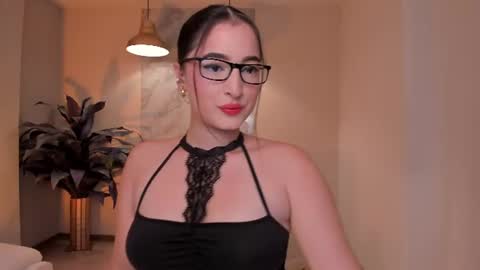 Snapshot of dominiquevega_ chatting on July 15, 2026, 9:20 pm Dominique online show from July 15, 2026, 9:20 pm