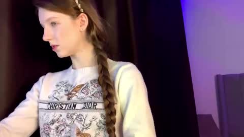 Kira online show from March 12, 2026, 10:27 pm