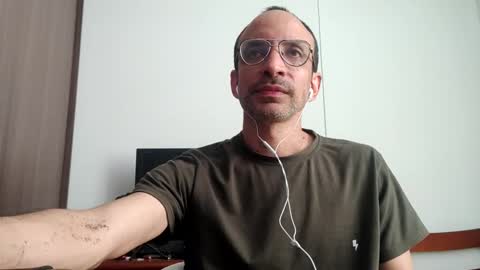 Snapshot of don__chi chatting on February 22, 2025, 7:25 pm don__chi online show from February 22, 2025, 7:25 pm