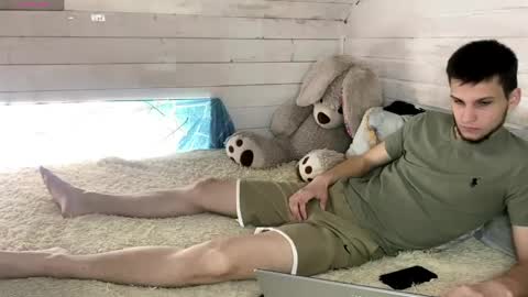 Stephanie and online show from April 15, 2026, 10:44 am