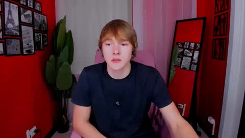 Snapshot of donald_brooks chatting on December 4, 2025, 4:05 pm Donald online show from December 4, 2025, 4:05 pm