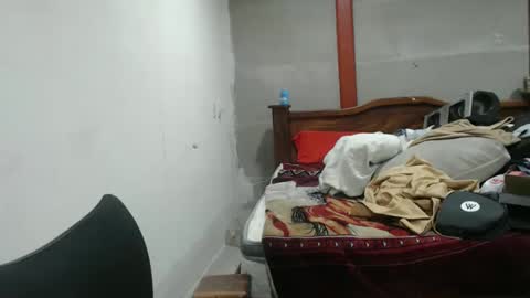 Snapshot of doncanmcleaod chatting on January 5, 2025, 4:58 am D0N online show from January 5, 2025, 4:58 am