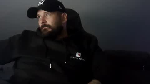 donchriiis online show from November 5, 2025, 10:43 pm