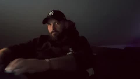 donchriiis online show from November 23, 2025, 10:42 pm