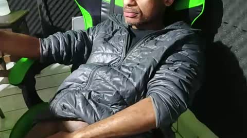 Snapshot of dondiego5511 chatting on June 18, 2026, 12:11 am dondiego5511 online show from June 18, 2026, 12:11 am