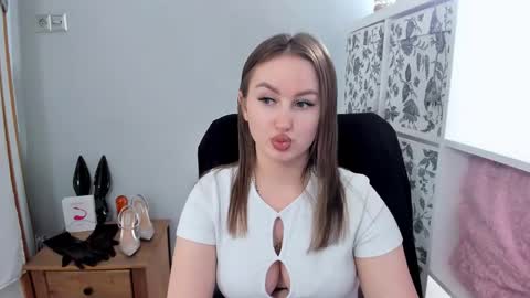 Snapshot of donnasensual chatting on April 23, 2026, 2:52 pm DonnaSensual online show from April 23, 2026, 2:52 pm