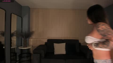  Donna Stonne  online show from January 23, 2025, 2:44 am