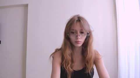 Snapshot of donteatcats_ chatting on November 5, 2025, 7:52 am Sam online show from November 5, 2025, 7:52 am