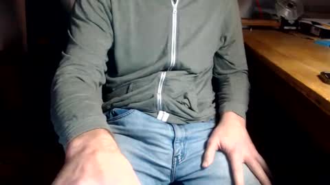 Snapshot of dontworryjustwatch chatting on March 11, 2025, 3:26 am dontworryjustwatch online show from March 11, 2025, 3:26 am