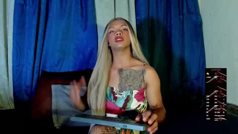 Snapshot of dorian_lev chatting on October 11, 2025, 9:24 pm Nicolle online show from October 11, 2025, 9:24 pm