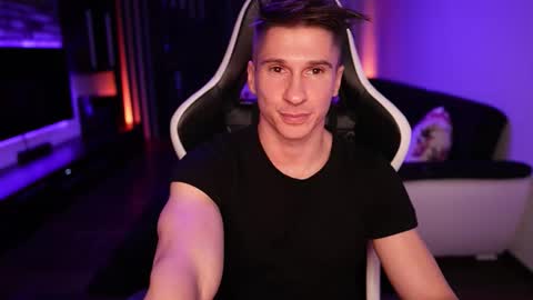 Snapshot of dorianreyes chatting on October 19, 2025, 12:55 am Dorian Reyes online show from October 19, 2025, 12:55 am