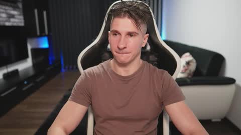 Snapshot of dorianreyes chatting on November 4, 2025, 10:42 pm Dorian Reyes online show from November 4, 2025, 10:42 pm