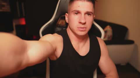 Snapshot of dorianreyes chatting on November 19, 2025, 12:54 am Dorian Reyes online show from November 19, 2025, 12:54 am