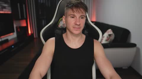 Snapshot of dorianreyes chatting on November 19, 2025, 10:32 pm Dorian Reyes online show from November 19, 2025, 10:32 pm