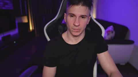 Snapshot of dorianreyes chatting on December 14, 2025, 2:06 am Dorian Reyes online show from December 14, 2025, 2:06 am