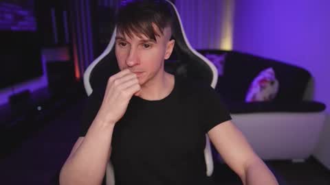 Snapshot of dorianreyes chatting on December 14, 2025, 11:20 pm Dorian Reyes online show from December 14, 2025, 11:20 pm