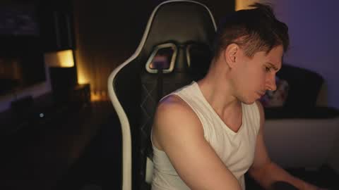 Dorian Reyes online show from March 28, 2026, 2:11 am