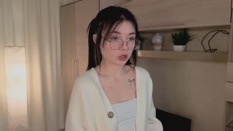 Snapshot of doris_lewis chatting on November 19, 2025, 6:13 am Maria online show from November 19, 2025, 6:13 am