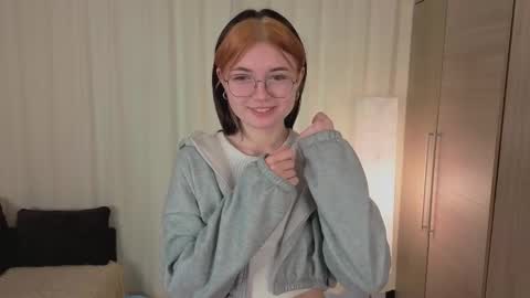 Snapshot of doris_lewis chatting on December 1, 2025, 7:02 am Maria online show from December 1, 2025, 7:02 am