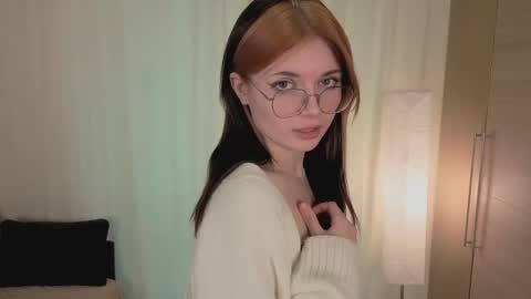 Snapshot of doris_lewis chatting on December 4, 2025, 7:17 am Maria online show from December 4, 2025, 7:17 am