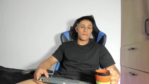 dorman_boy online show from February 2, 2026, 4:33 am