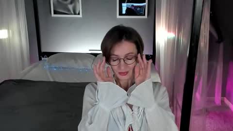 Dorothy Next stream on Monday at 3am-9am online show from December 3, 2025, 3:03 am