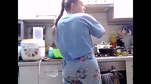 Dorrie Ann online show from January 27, 2025, 6:31 pm