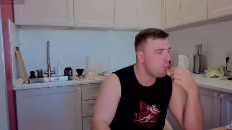 Snapshot of dosilasa chatting on September 29, 2025, 8:30 am Sasha online show from September 29, 2025, 8:30 am