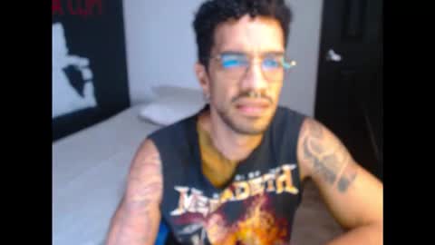 Snapshot of dostoyrodia_34 chatting on November 2, 2025, 8:44 pm will online show from November 2, 2025, 8:44 pm