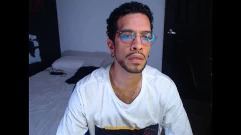 Snapshot of dostoyrodia_34 chatting on November 3, 2025, 9:48 pm will online show from November 3, 2025, 9:48 pm