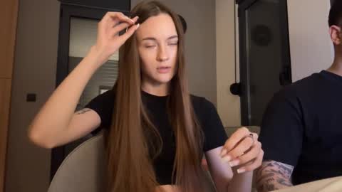 Snapshot of double_sun chatting on September 18, 2025, 8:33 pm Alice and Mark online show from September 18, 2025, 8:33 pm