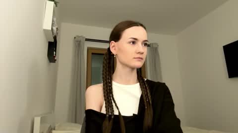 Alice and Mark online show from March 12, 2026, 8:04 pm