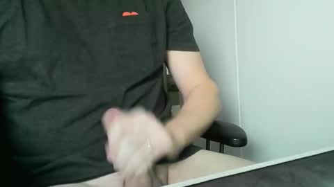 Snapshot of doudoudou1 chatting on February 13, 2026, 8:21 am doudoudou online show from February 13, 2026, 8:21 am