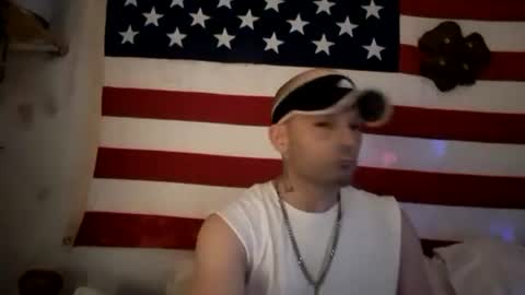 Snapshot of dougiebisme chatting on May 14, 2026, 8:21 am dougiebisme online show from May 14, 2026, 8:21 am