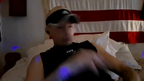 Snapshot of dougiebisme chatting on July 31, 2026, 2:33 am dougiebisme online show from July 31, 2026, 2:33 am
