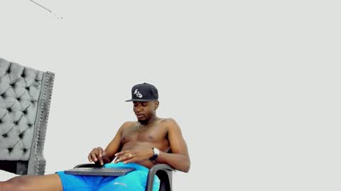 Snapshot of douglas_099 chatting on October 16, 2025, 1:12 pm DOUGLAS online show from October 16, 2025, 1:12 pm