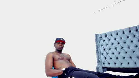 Snapshot of douglas_099 chatting on October 17, 2025, 1:57 pm DOUGLAS online show from October 17, 2025, 1:57 pm