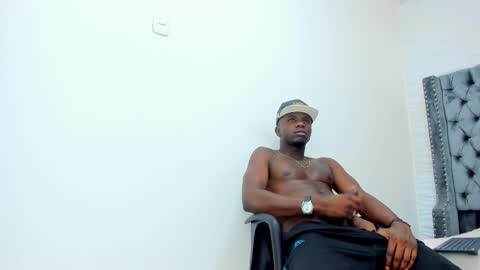 Snapshot of douglas_099 chatting on October 21, 2025, 3:51 am DOUGLAS online show from October 21, 2025, 3:51 am