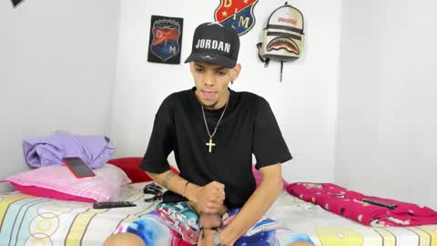 Snapshot of douglas_gallegos chatting on December 3, 2024, 6:26 am douglas_gallegos online show from December 3, 2024, 6:26 am