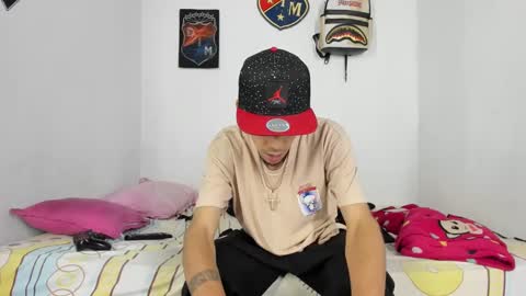 Snapshot of douglas_gallegos chatting on December 11, 2024, 4:39 am douglas_gallegos online show from December 11, 2024, 4:39 am